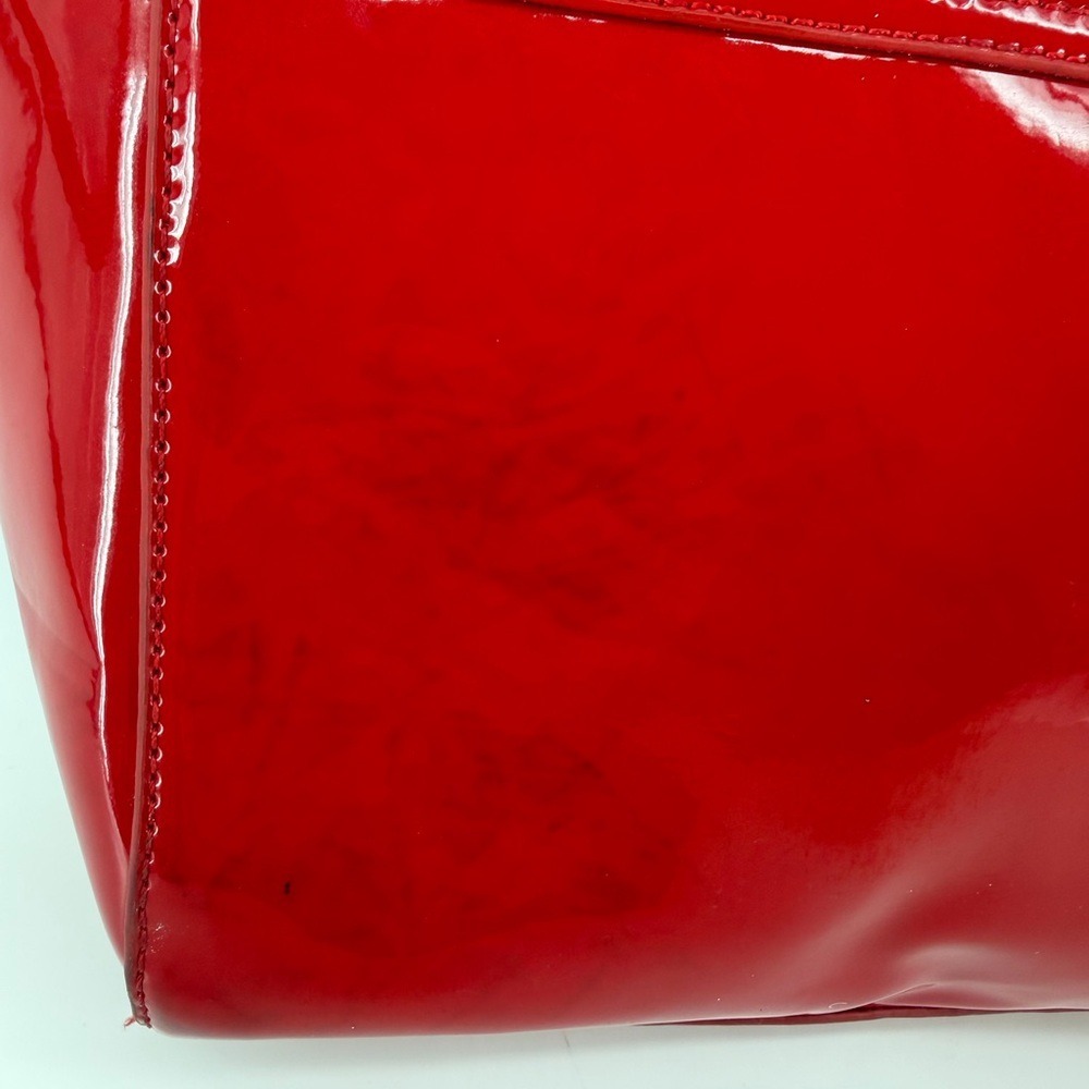 Signature Red Patent Leather Honeycomb Chain Shoulder Bag Turn Lock - Picture 7 of 12